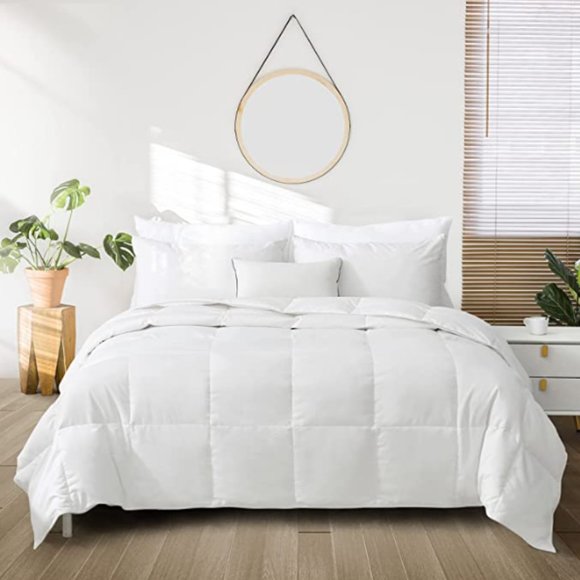 WHITE FEATHER - DOWN BLEND COMFORTER - 50/50 LIGHTWEIGHT    (FULL/QUEEN) - Picture 1 of 7
